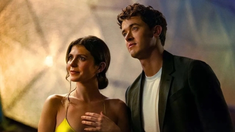 Netflix desata furor con el nuevo tr&aacute;iler de la adaptaci&oacute;n "Gente que conocemos en vacaciones"