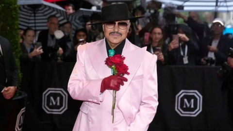¿Quién es el mexicano que deslumbró en la Met Gala 2025? Un homenaje moderno al estilo pachuco