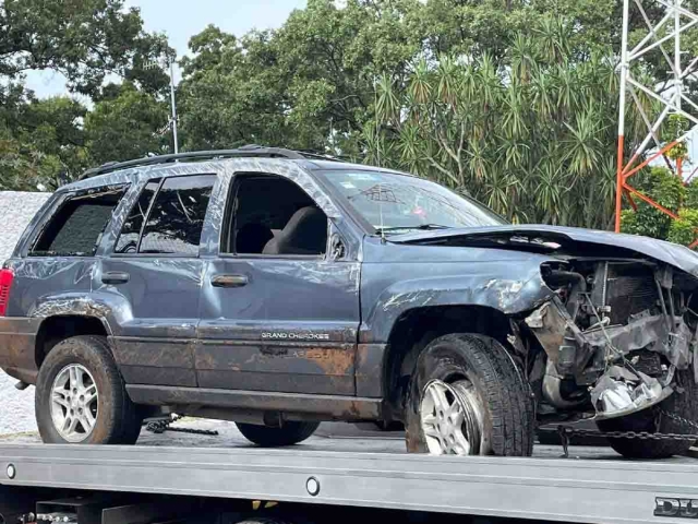 La camioneta resultó con daños.