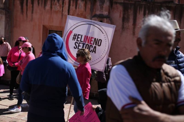 ¿Qué es la ‘marea rosa’ que pretende opacar la marcha del 27 de noviembre de AMLO?