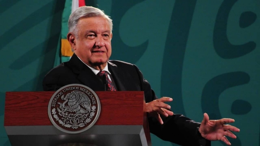 AMLO llama a vacunarse ante tercera ola de COVID.