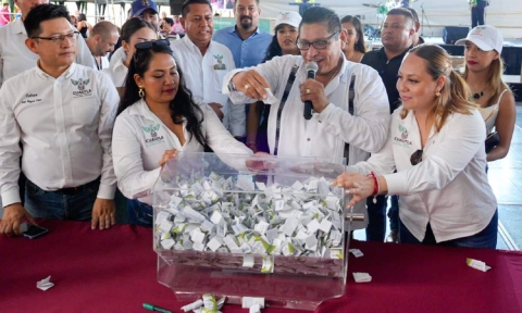 Celebración monumental del Día del Maestro en Cuautla