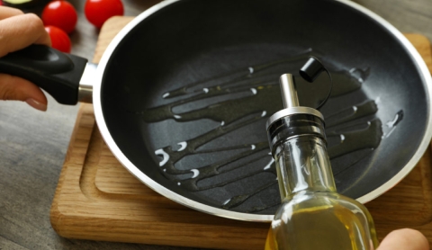 ¿Qué aceite de cocina elegir? Opciones más sostenibles para ti y el planeta