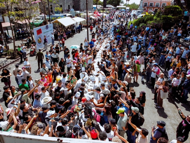 Cuernavaca reafirma liderazgo gastron&oacute;mico, supera su propia marca y mantiene r&eacute;cord del taco acorazado m&aacute;s grande del mundo