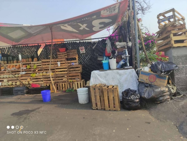 Ahora también vende la fruta en la calle 