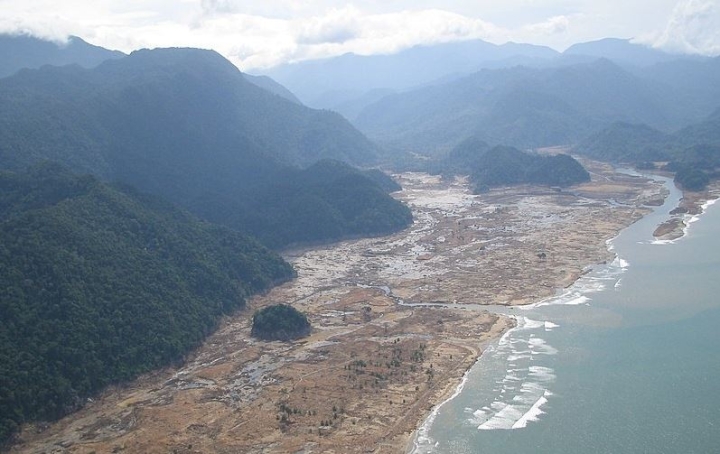 Secuelas del Tsunami ocurrido en Indonesia en 2004.