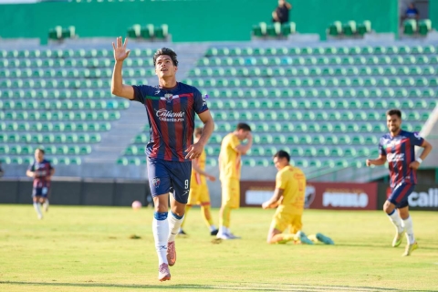  Luis Puente anot&oacute; los dos goles del partido.