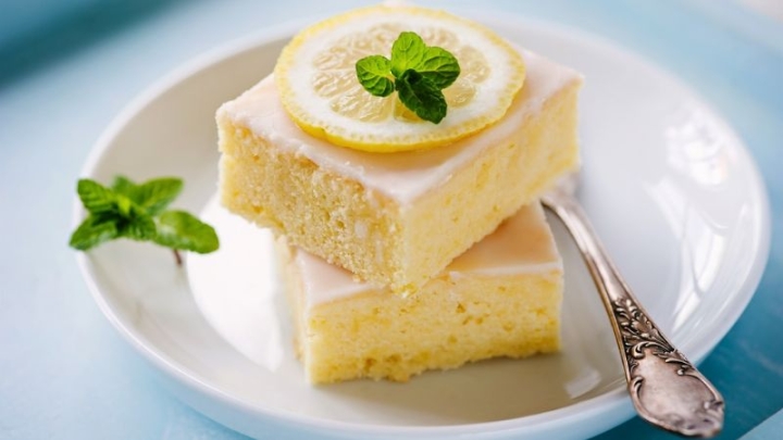 Brownies de limón, prueba esta deliciosa versión del clásico postre