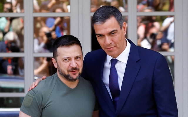 España y Ucrania firman acuerdo de ayuda militar