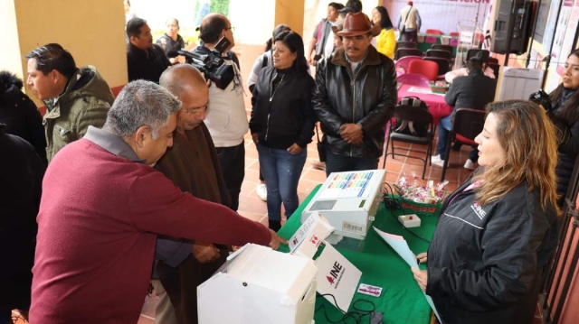 Ya quedó instalado el módulo del INE en Hueyapan para iniciar la credencialización del municipio.