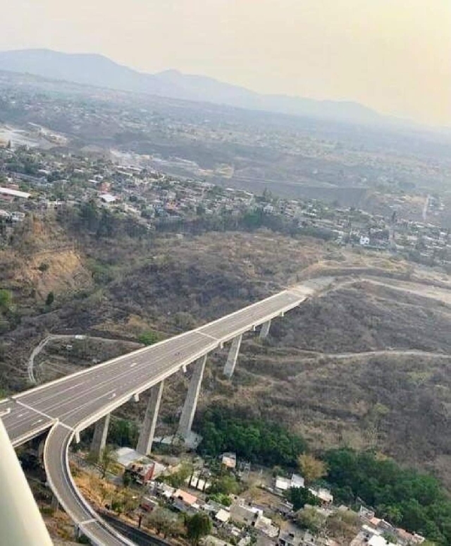 Vista aérea del puente de Chipitlán, en Morelos.