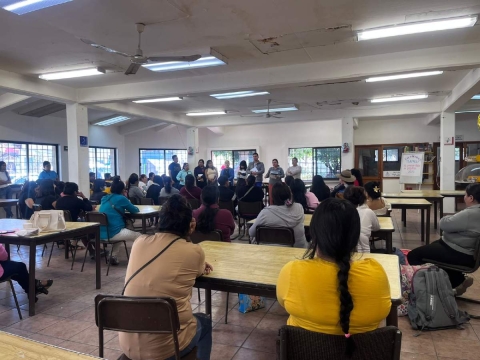   Los inconformes acordaron mantener sus demandas y aunque les han dicho que si no les gusta que se salgan, consideran que eso no resolver&iacute;a la situaci&oacute;n porque otros padecer&iacute;an lo mismo.