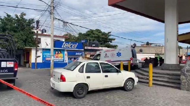 La víctima fue hallada sin vida a bordo del taxi.