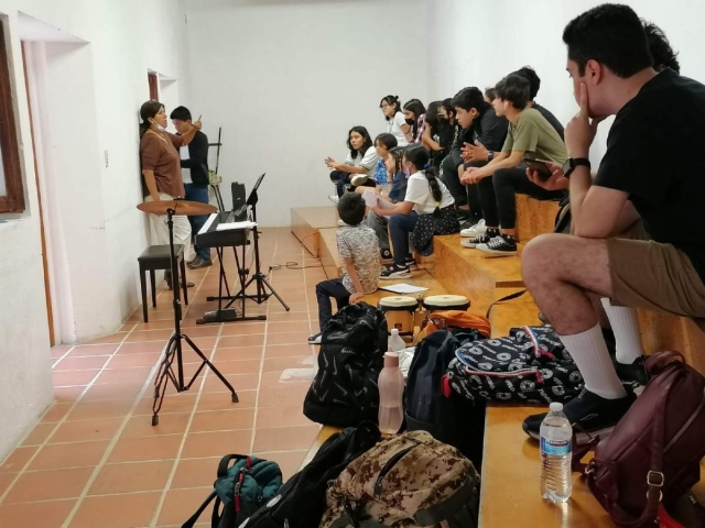 Egresa primera generación de la escuela de iniciación artística asociada al INBAL “La Vecindad”