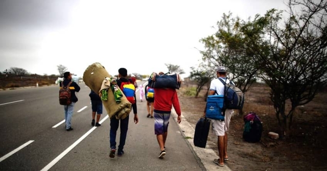 Estados Unidos podría acabar con programa de migrantes.