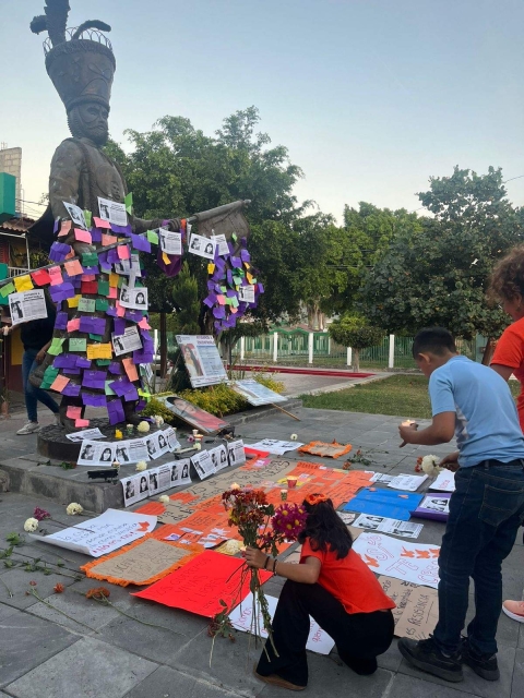 La caminata tuvo como lema &ldquo;Viven porque las nombramos&rdquo; en la que se record&oacute; a las v&iacute;ctimas de la violencia y el rechazo a la violencia que se vive todos los d&iacute;as. 