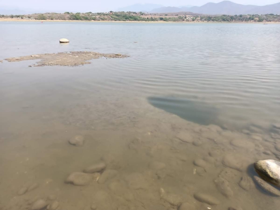 Actualmente el nivel de la laguna está bajo.