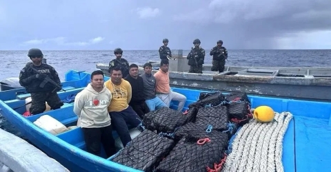 Decomisan 6.3 toneladas de cocaína en El Salvador; detienen a 17 personas