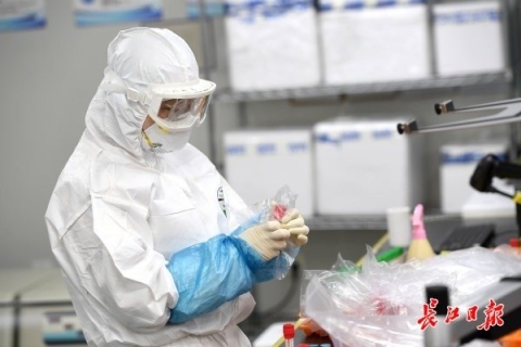 China rechaza hipótesis de fuga en laboratorio como origen del Covid-19