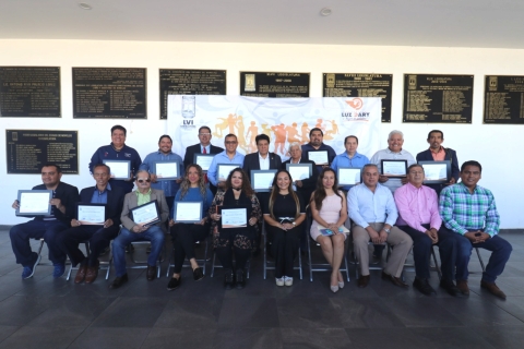 Entrega diputada Luz Dary Quevedo reconocimientos a destacados cronistas deportivos de Morelos