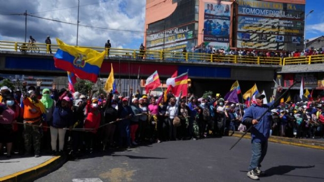 Por qué hay protestas en Ecuador: las claves del conflicto que ha dejado 4 muertos y 18 desaparecidos en 12 días
