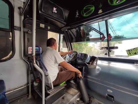 Subir el pasaje para viajar peor