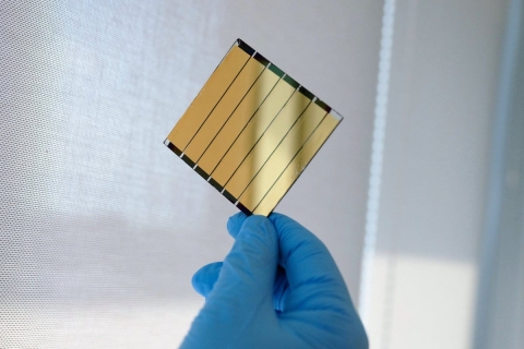 Innovación en energía solar: Perovskita mejora su rendimiento y estabilidad para uso masivo