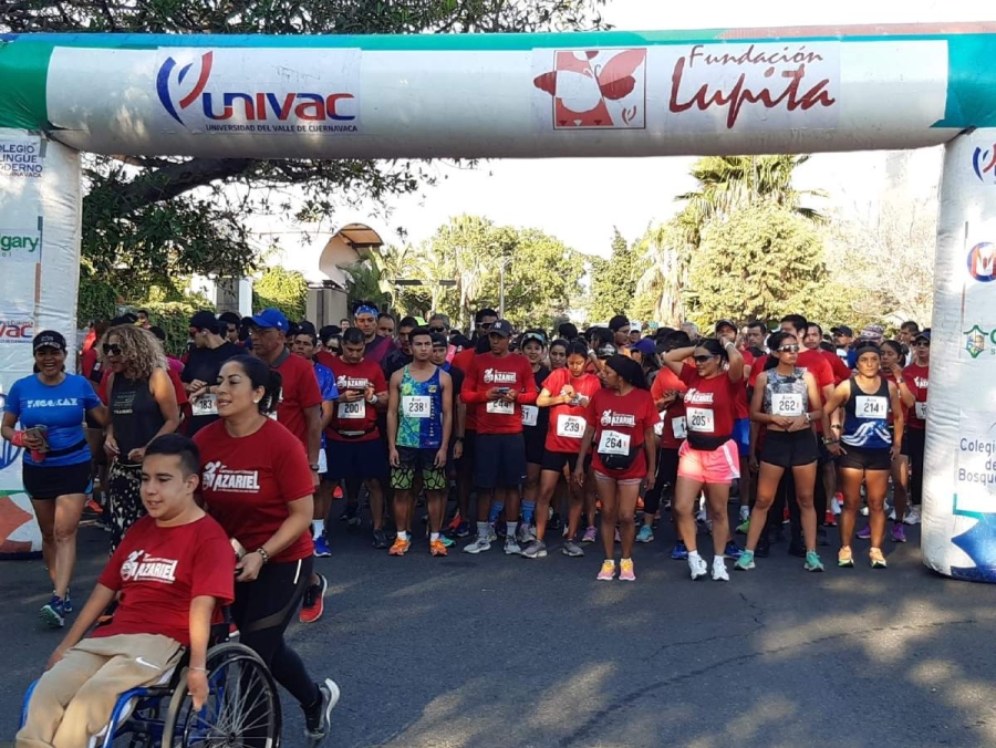 Un ambiente sano y familiar se respiró el pasado domingo en la ciclopista de la avenida Río Mayo, con la Carrera de Azariel.