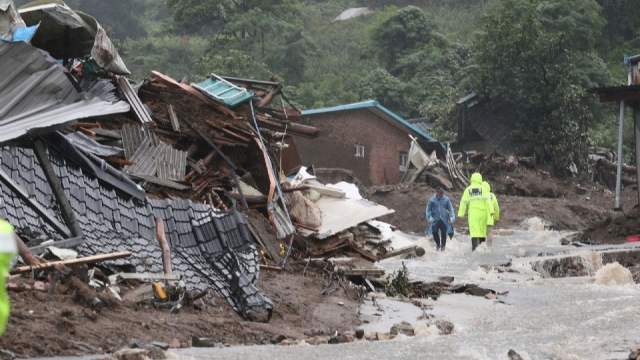 Fuertes lluvias en Corea del Sur dejan 22 muertos