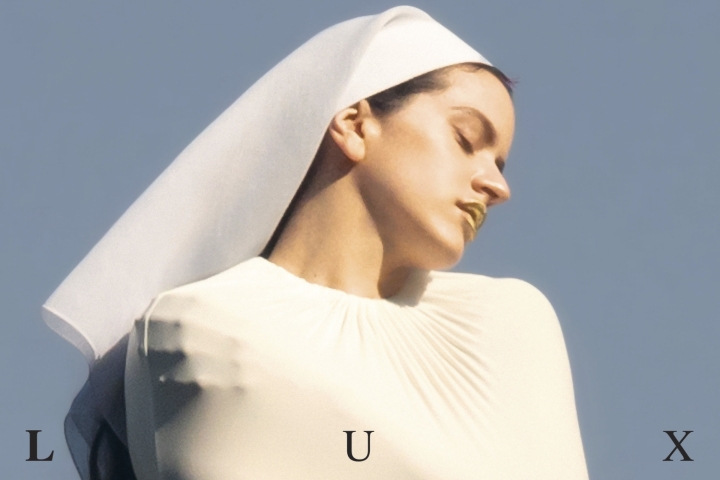Rosalía lanza LUX, su álbum más ambicioso y espiritual: una obra sinfónica cantada en 13 idiomas