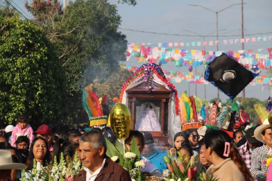 Realizan peregrinación en Coatetelco en honor a la virgen de la Candelaria