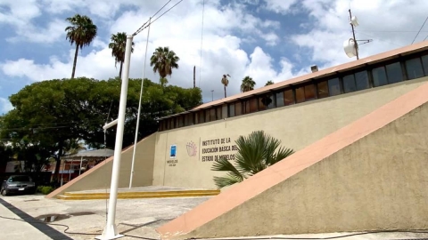 Se robaron una camioneta del IEBEM