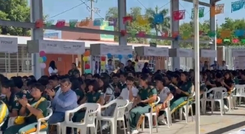 La secundaria de Zacatepec fue la 21ª que se visita para dar a conocer los derechos de los niños y la información que buscan y deben conocer.