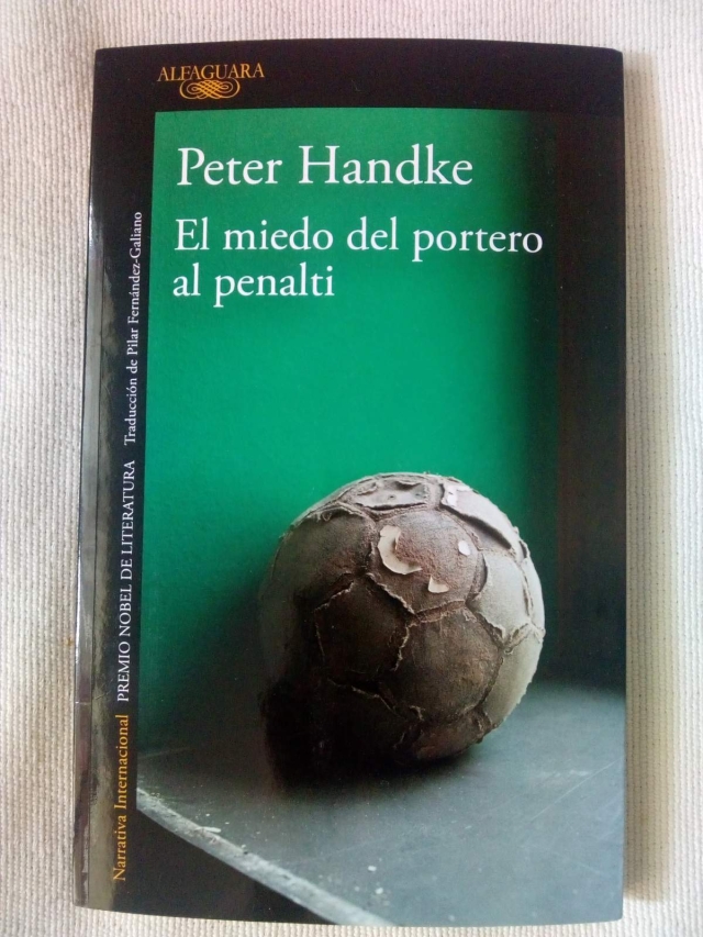 La edición más reciente de Alfaguara de El miedo del portero al penalti tiene 139 páginas. 