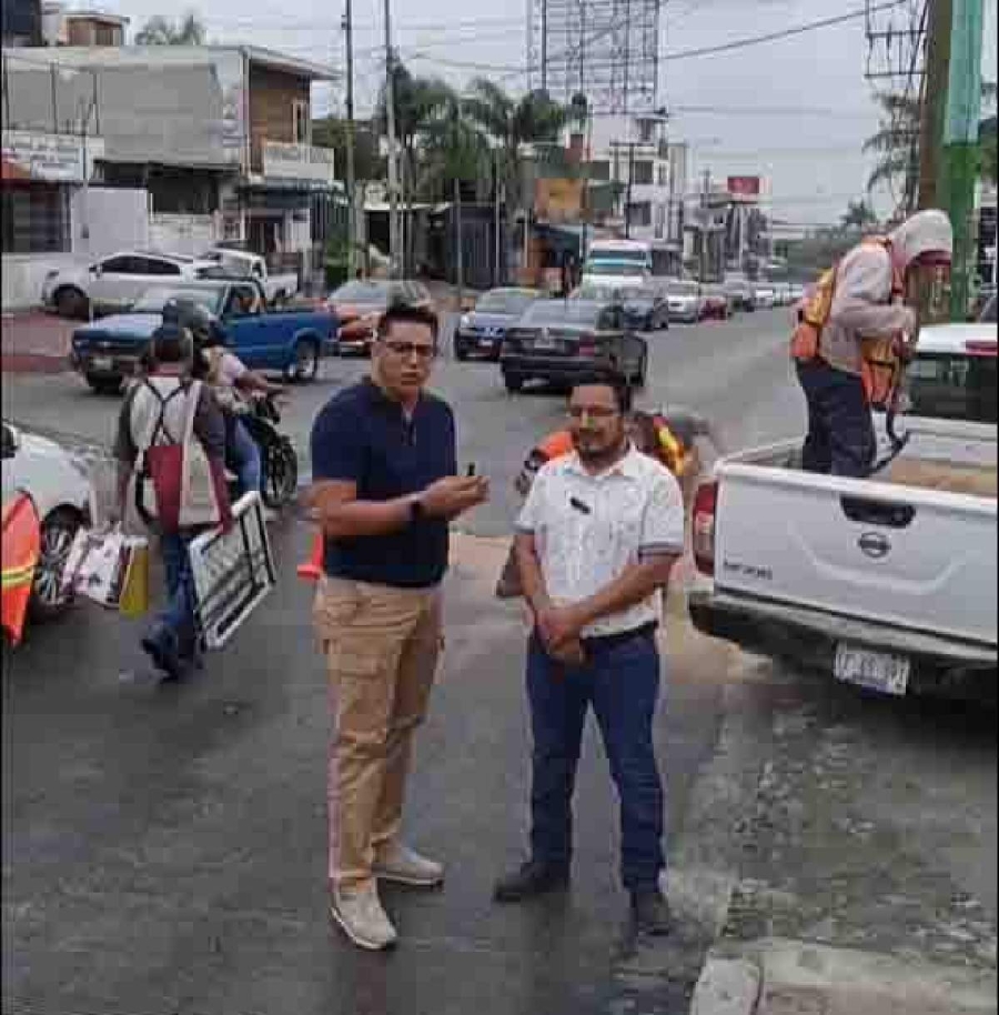 Zanja ocasionó caos vial en la avenida Morelos 