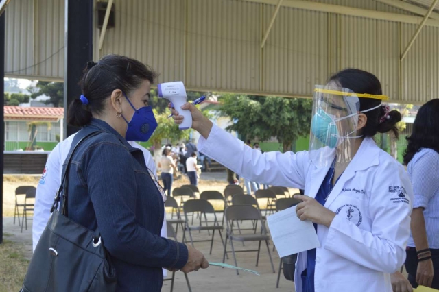 No está considerada aún segunda vacuna a maestros