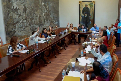 Las aprobaciones fueron realizadas por mayoría de votos.