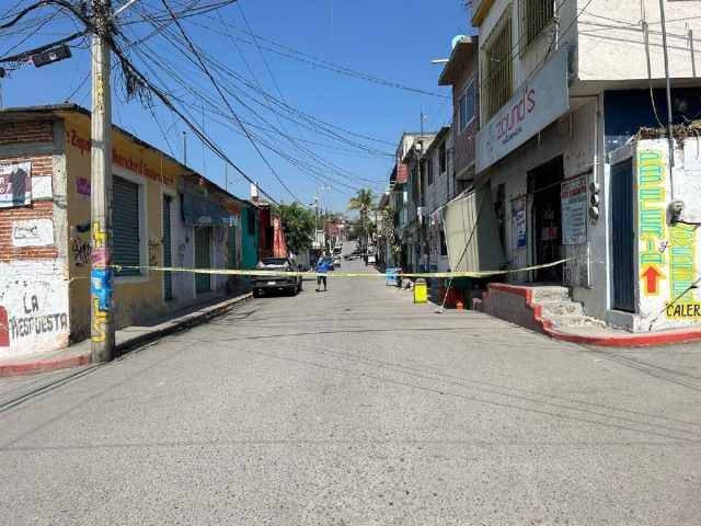  La zona estuvo acordonada hasta que el Semefo retiró el cuerpo.