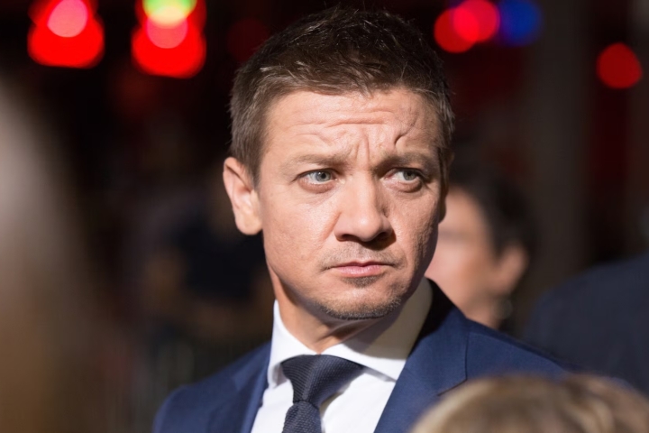 Jeremy Renner es acusado de acoso sexual y amenazas por la cineasta Yi Zhou