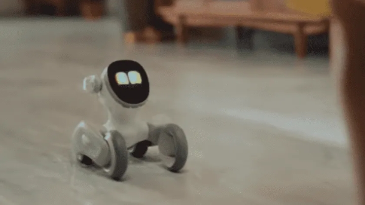 Crean mascota robótica inteligente que puede detectar emociones