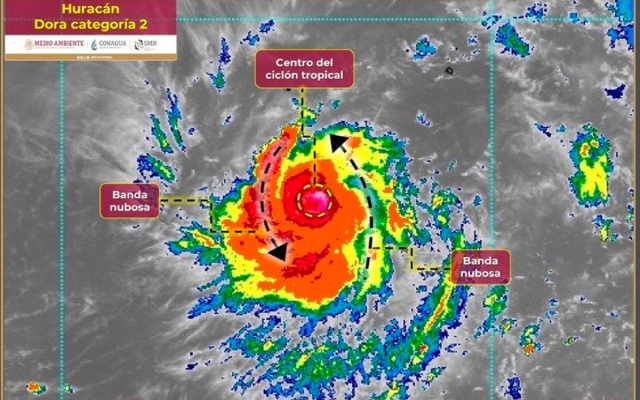 Huracán Dora se intensifica a categoría 2, se aleja del Pacífico