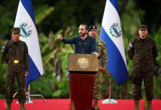 La ONU pide a Bukele levantar el estado de excepción e investigar abusos en El Salvador