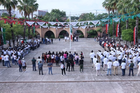 La ceremonia tuvo lugar en la Plaza de la Soberana Convención Revolucionaria.