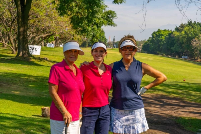 Un total de 138 golfistas están compitiendo en el torneo del 90 aniversario del club de golf Cuernavaca.