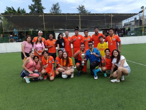 El equipo de 24 Morelos se coronó campeón del Octagonal de Medios de Comunicación, organizado en honor de nuestro compañero y amigo Salvador Saldaña, “Chava Falcao”.