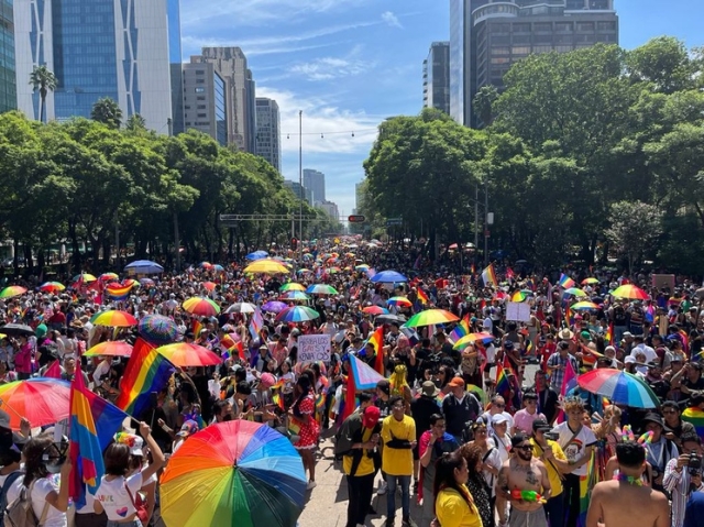 Afluencia masiva en Marcha del Orgullo LGBT+ de la Ciudad de México