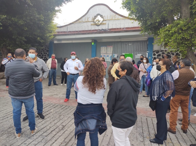 Padres de familia toman Secundaria 5 de Chamilpa