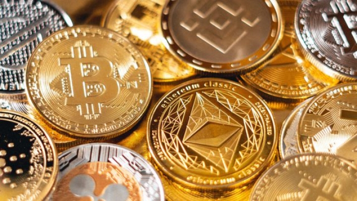 Criptoactivos pierden 800,000 mdd de valor de mercado en un mes