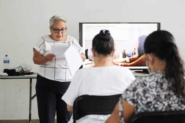 La capacitación durará tres viernes más.