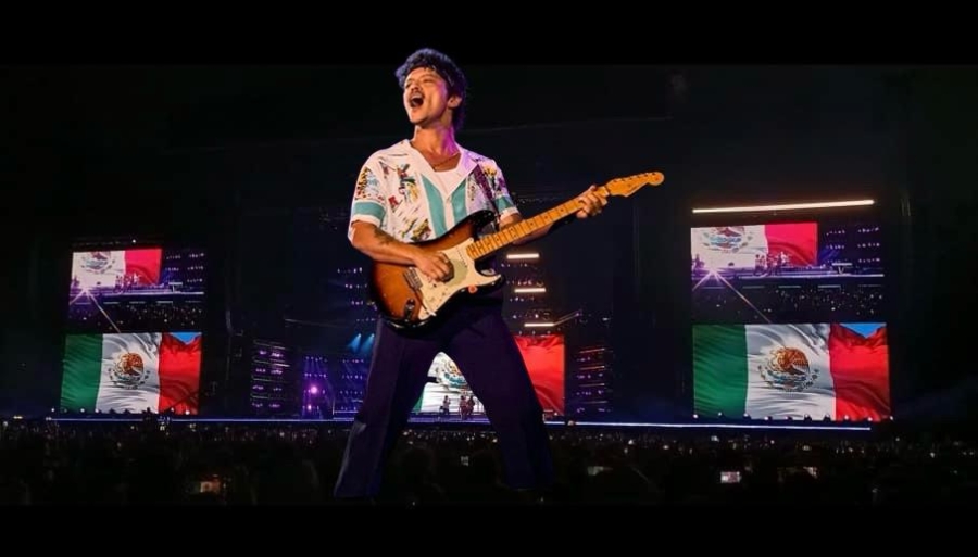 Bruno Mars sorprende a la CDMX tocando 